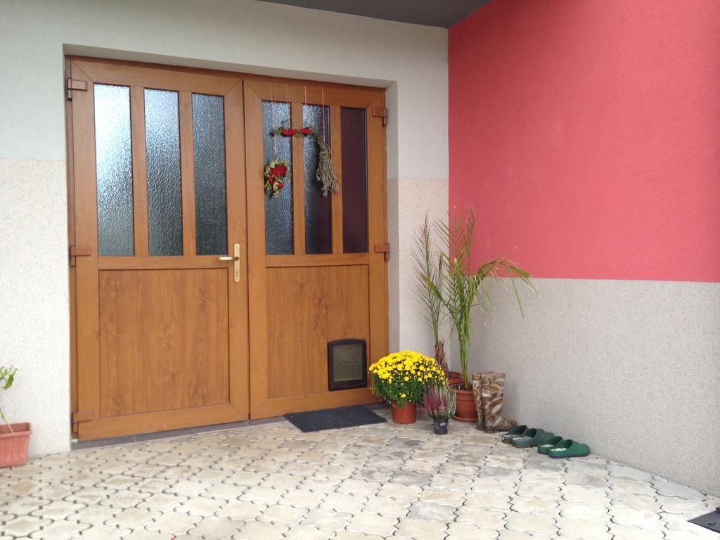 Apartman Kajov Apartment Екстериор снимка